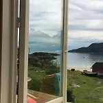 Kvitsand Lofoten Adventure 펜션 *