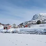 펜션 Kvitsand Lofoten Adventure *