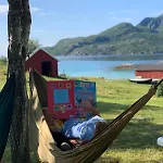 Kvitsand Lofoten Adventure 펜션 *